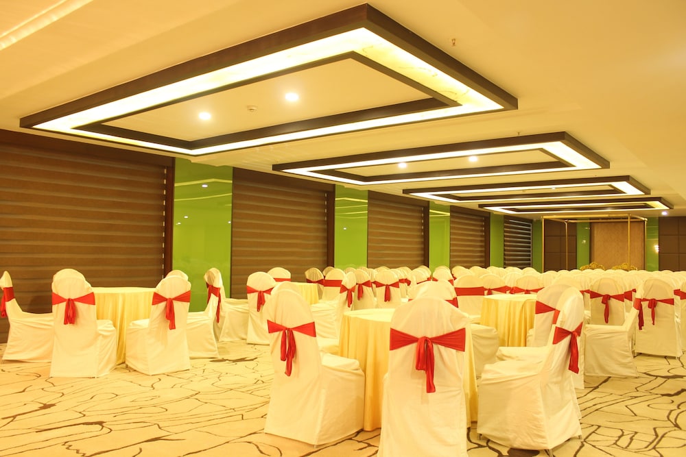 The Byke Suraj Plaza 58/64