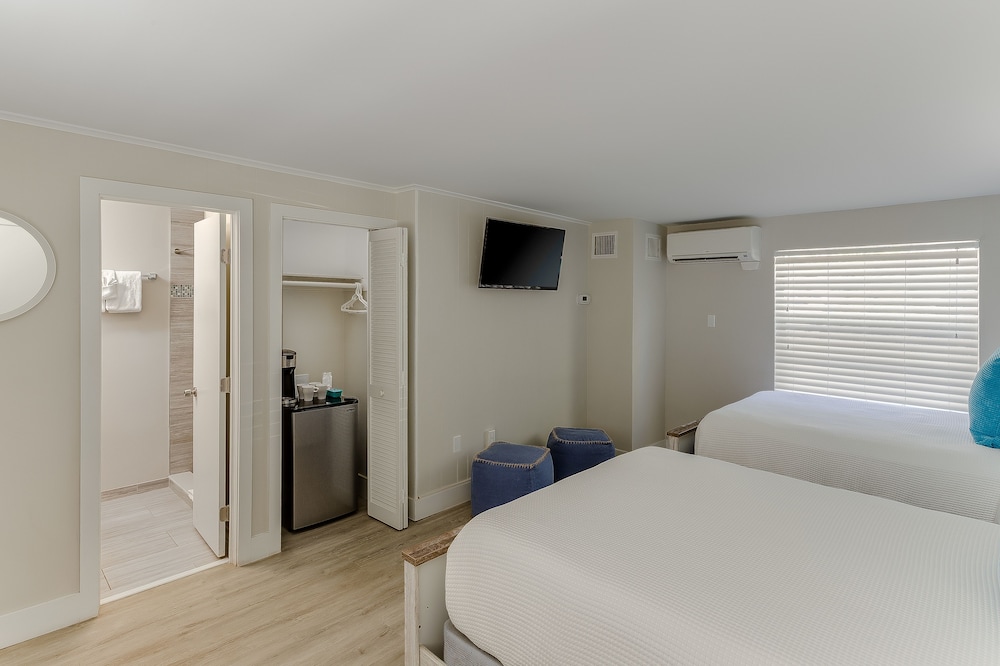 Drift Hotel 11/64
