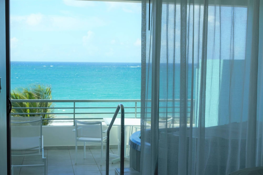 La Concha Renaissance San Juan Resort 18/32