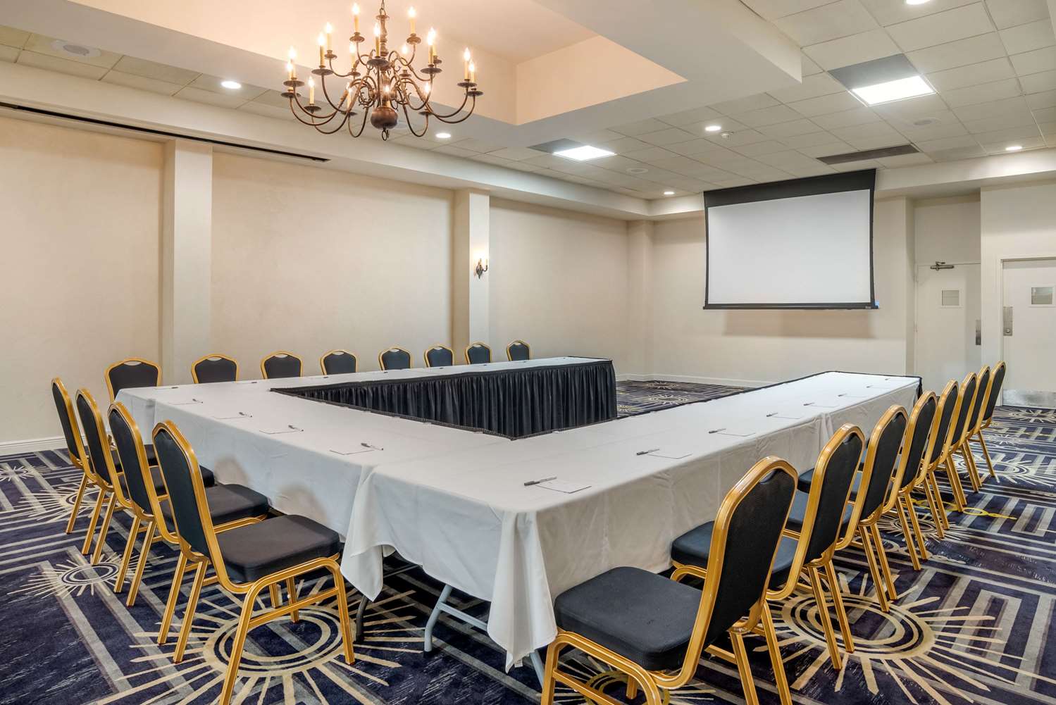 Clarion Inn Conference Center Gonzales, LA 37/41