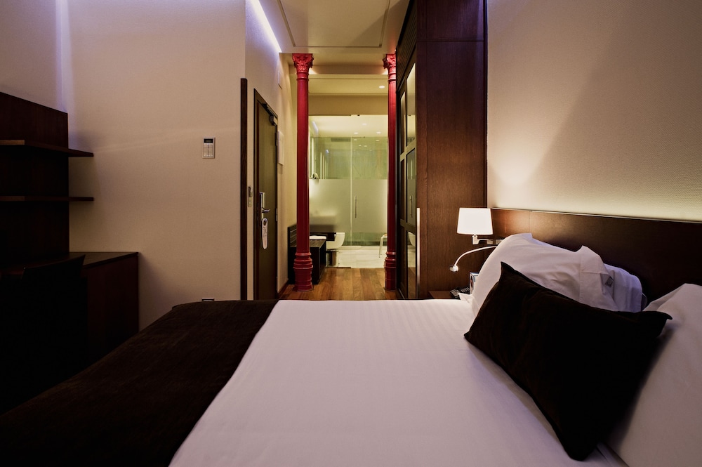 1 BEDROOM, PENTHOUSE, CITY VIEW