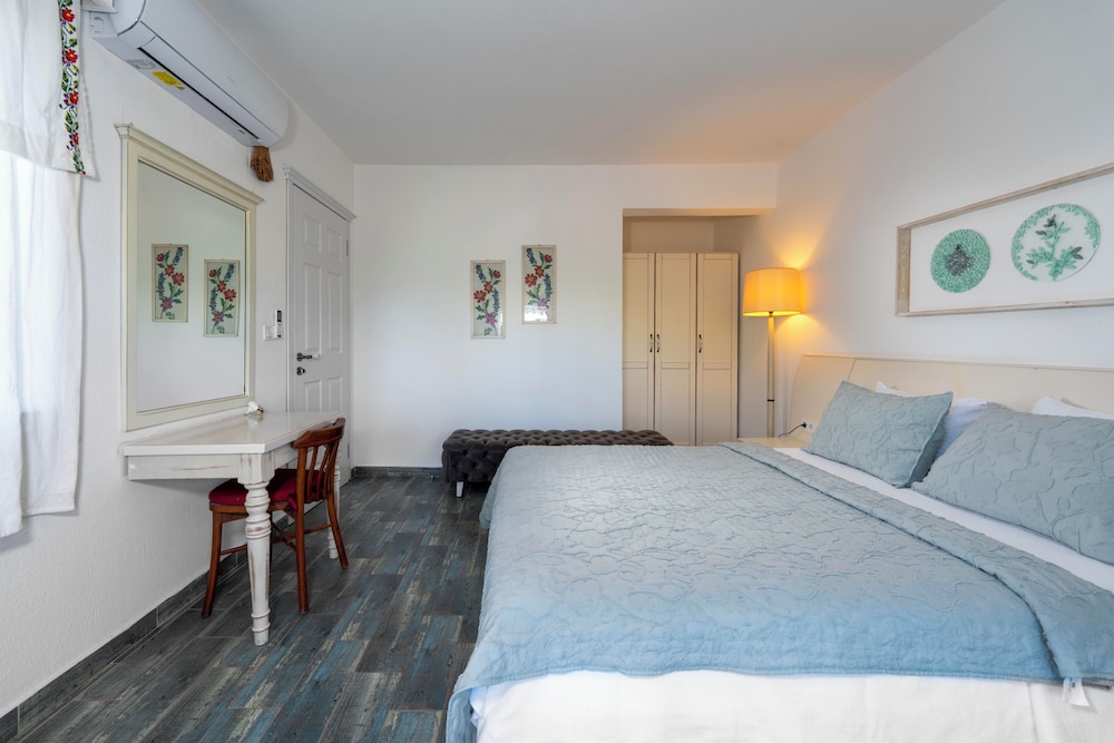 Kefi Beach And Suites 15/50