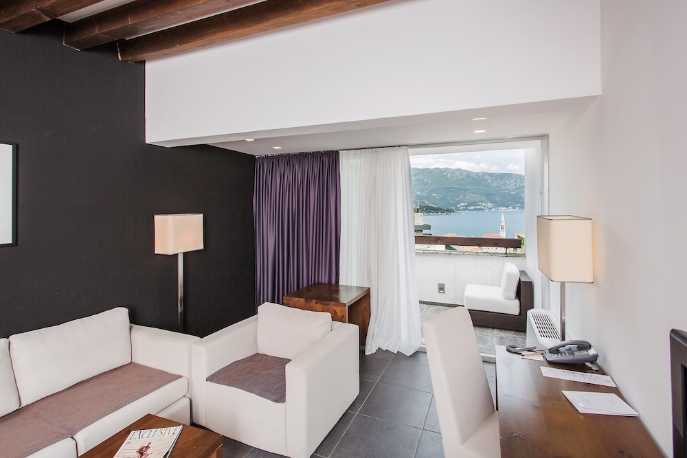 Avala Resort and Villas 14/50