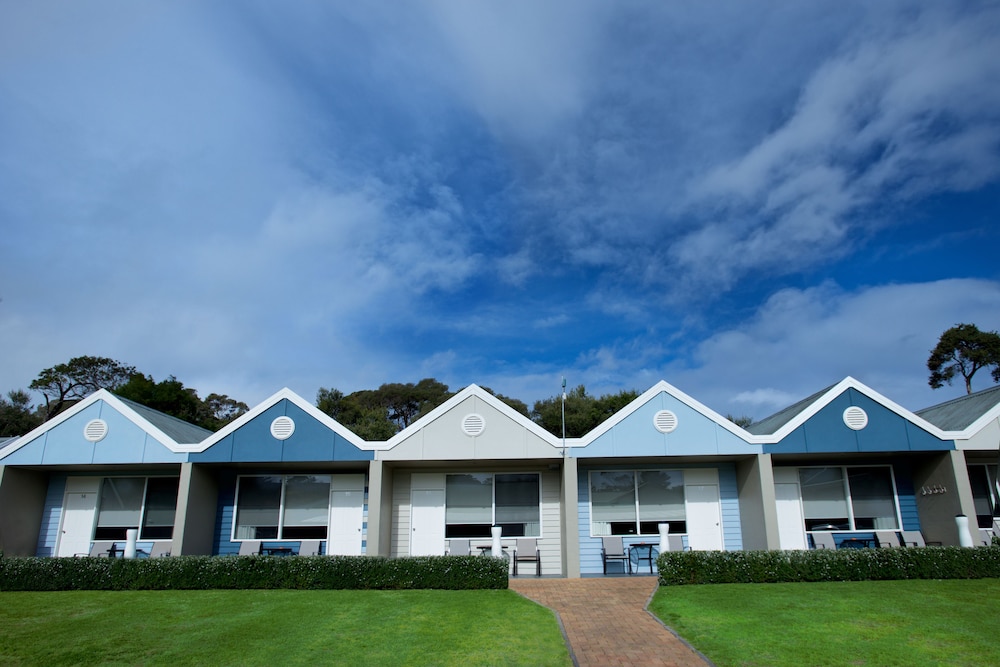 Sorrento Beach Motel 40/44