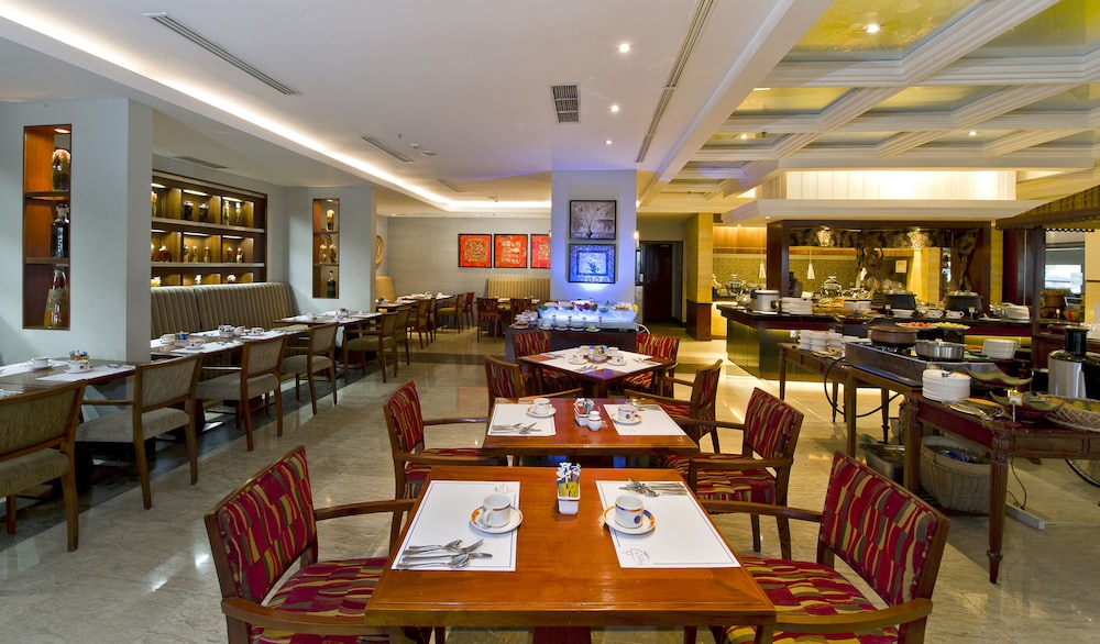 NOVOTEL SEMARANG 55/76