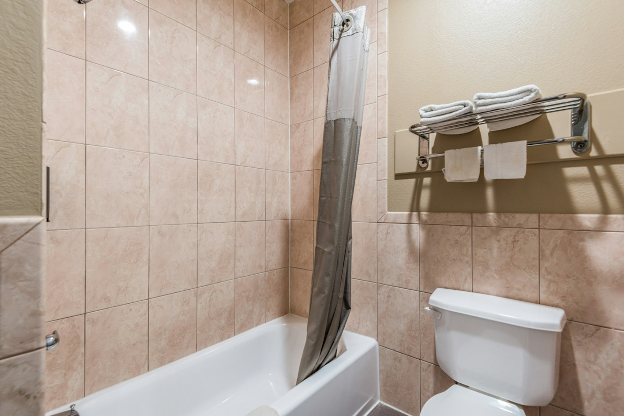 Scottish Inns & Suites IAH Airport Beltway8 21/24