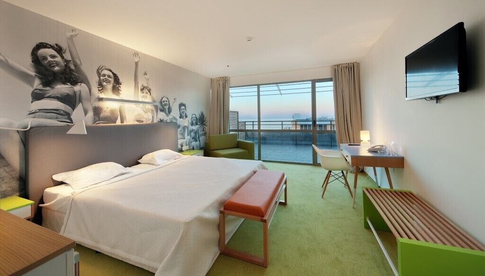 Hotel Excelsior 30/63