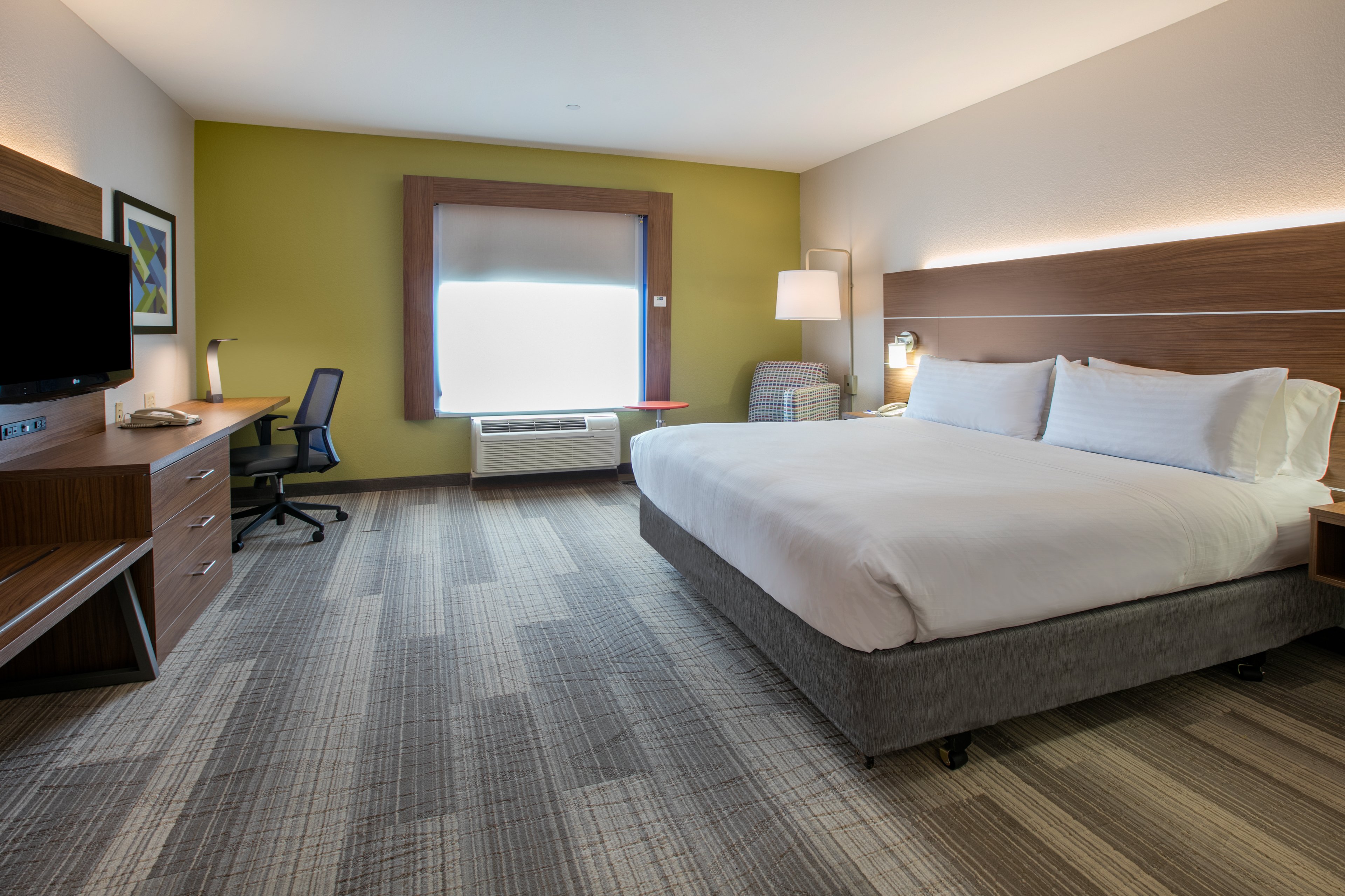 Holiday Inn Express Hotel And Suites Dallas Grand Prairie I 20 32/80