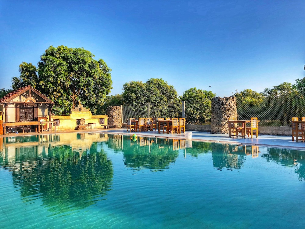 Gir Lion's Paw Resort 27/35