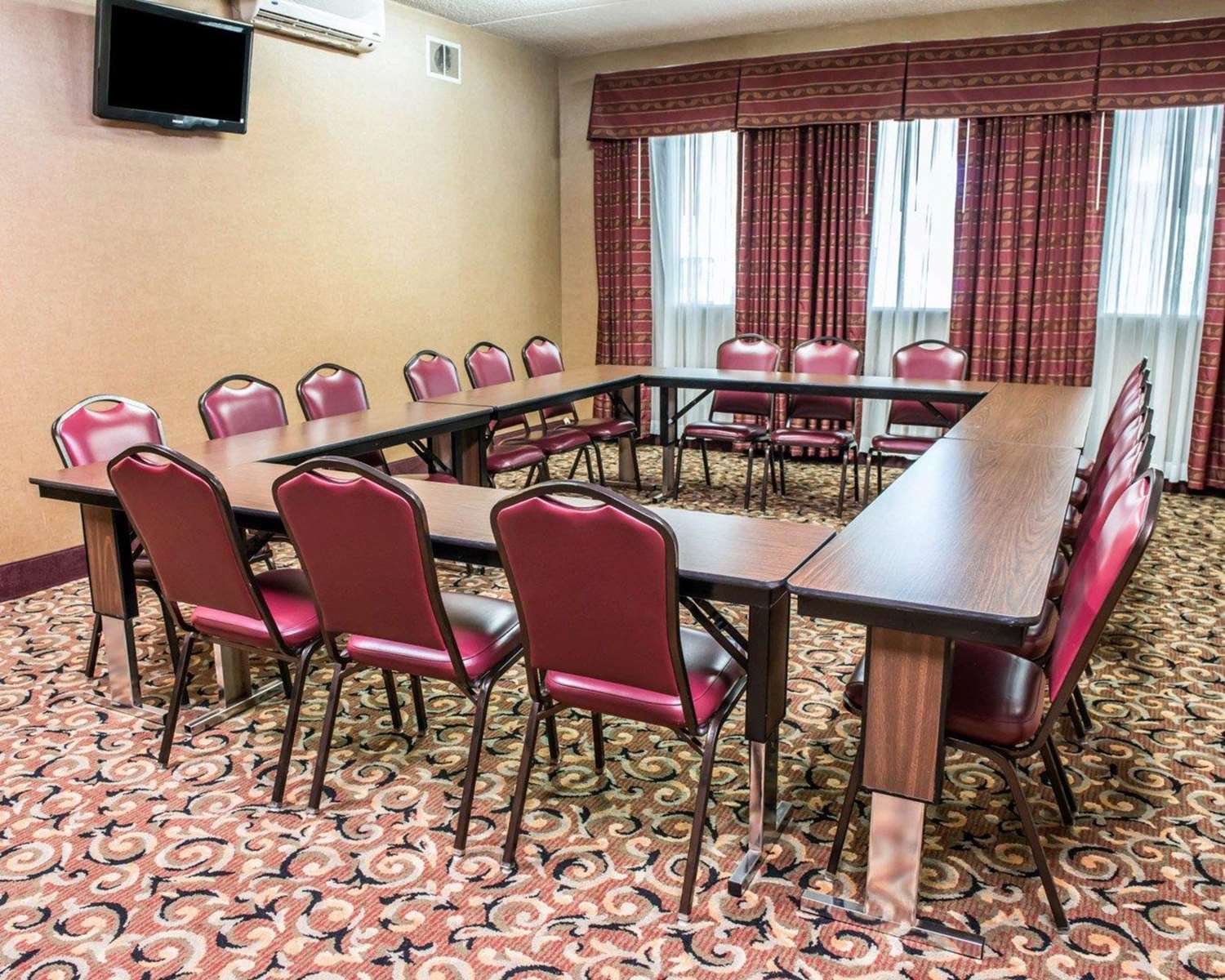Wingate by Wyndham Grove City 27/32