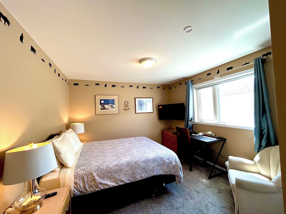 Midnight Sun Inn 13/47