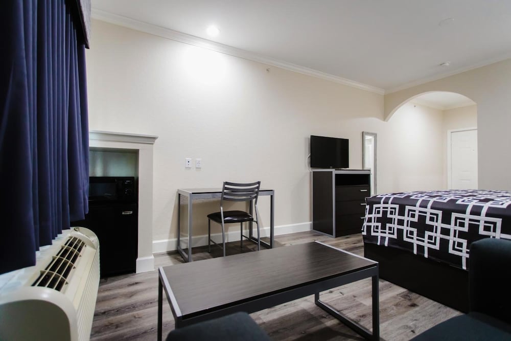 Scottish Inns & Suites Willowbrook Houston 24/33