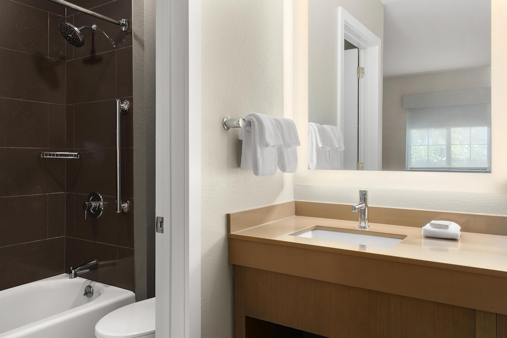 HYATT HOUSE MORRISTOWN 75/77