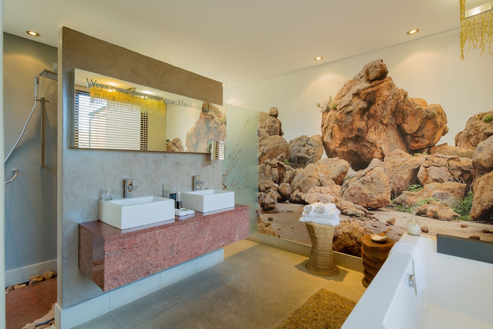The Olive Exclusive All-Suite Hotel 29/30