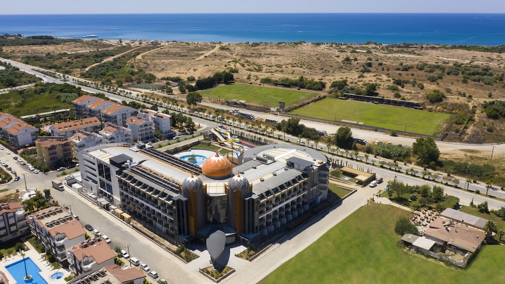 Arnor Deluxe Hotel And Spa in SIDE