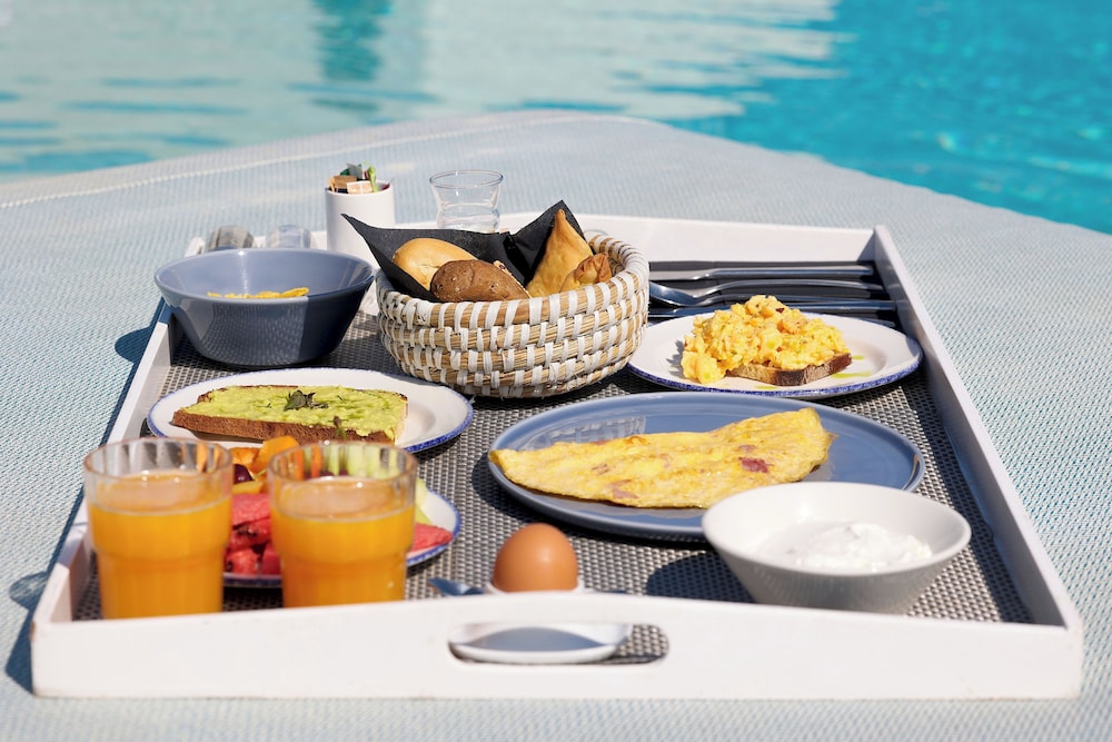 Myst Boutique Hotel Santorini 65/77