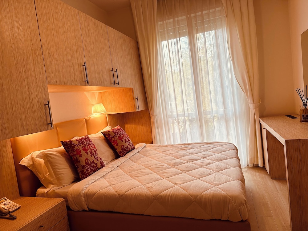 HOTEL MIRAMARE 23/70