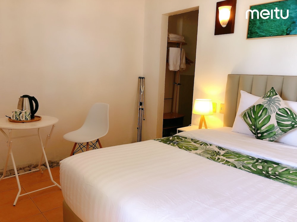 Grand Blue Beach Hotel 26/77