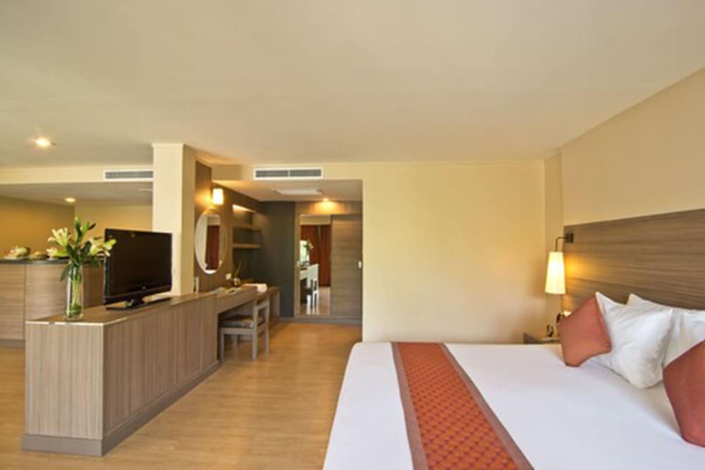The Green Park Resort 12/65