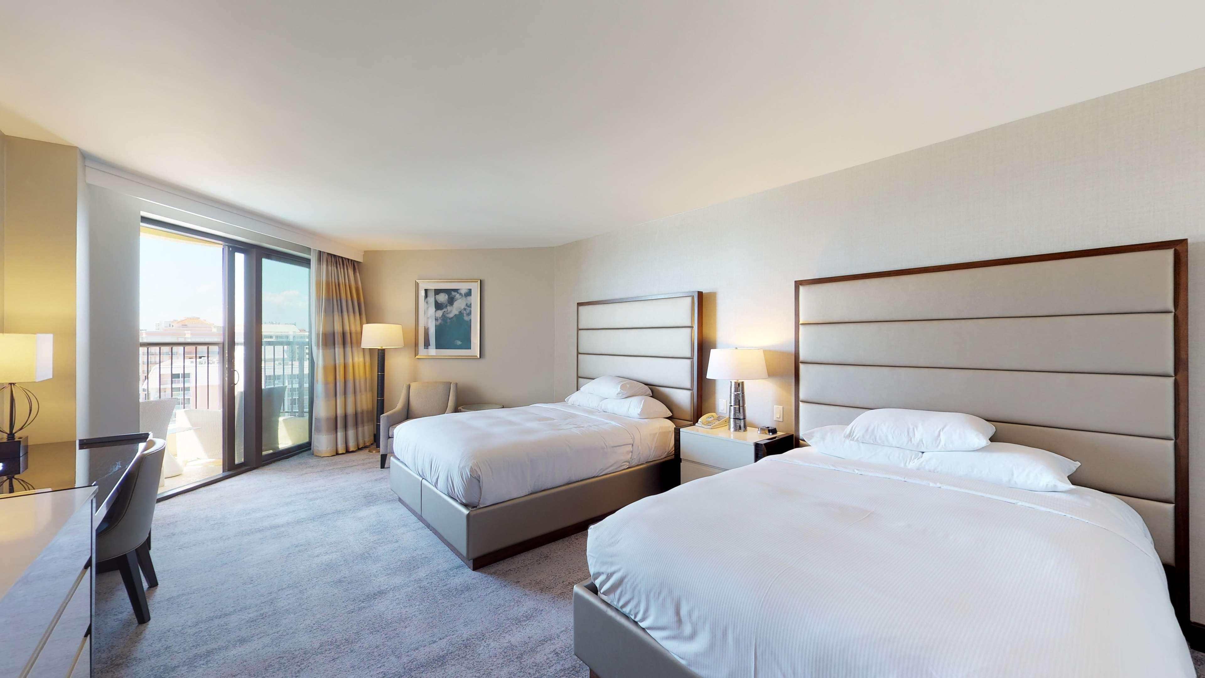 2 Bedrooms, Premium, Suite, 1 King or 2 Queen Beds, Ocean View