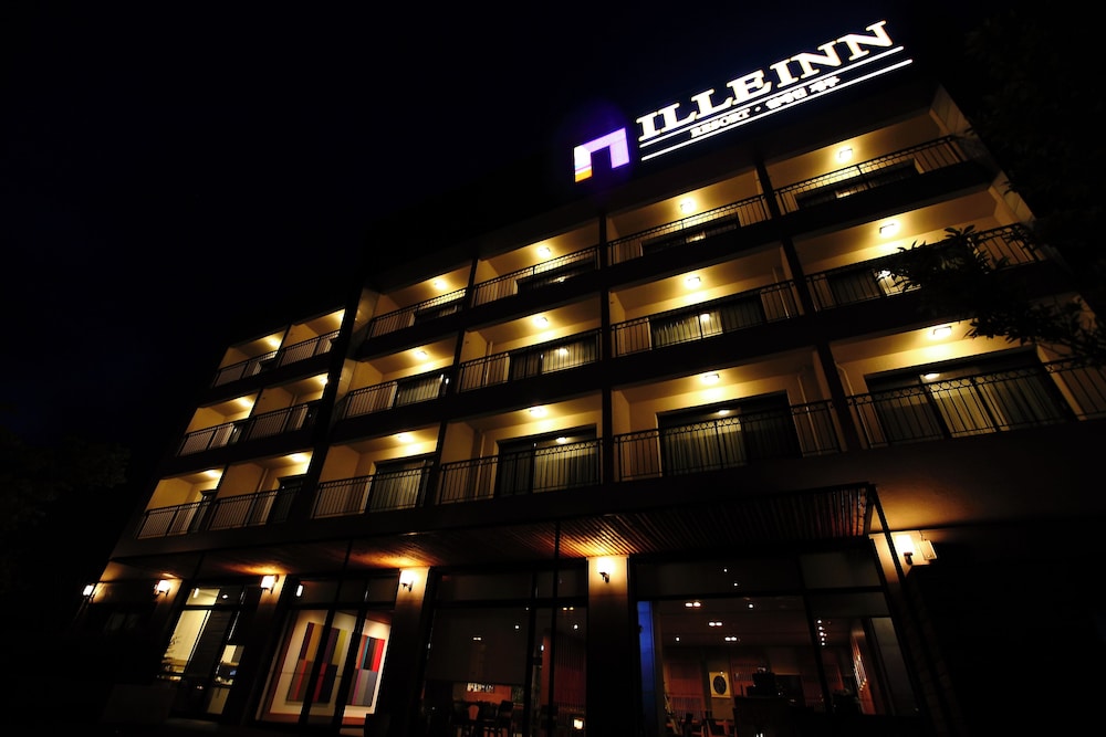 Illeinn Hotel 1/32
