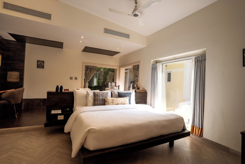PRESIDENTIAL, COTTAGE, SUITE