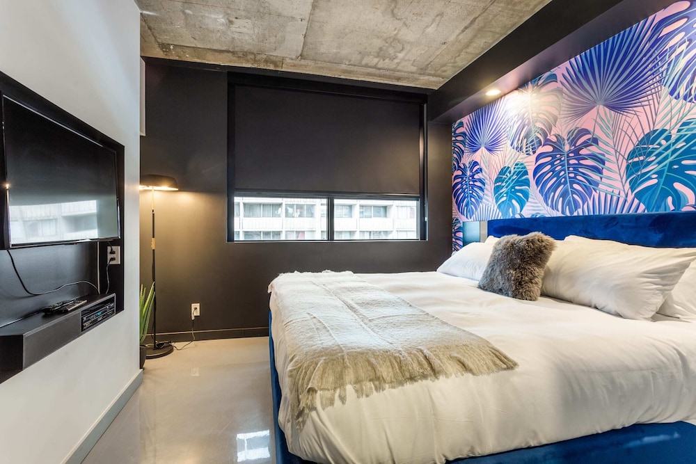 Pierce Boutique Apartments 28/73