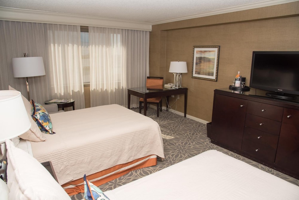 Marriott Jacksonville Downtown (ex. Omni Jacksonville Hotel) 10/64
