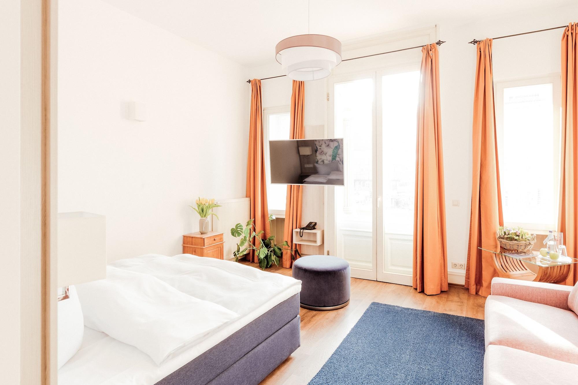 Denner Hotel 11/100