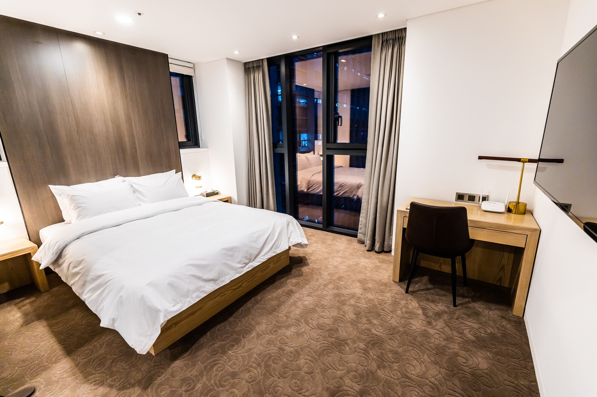 STANDARD, DOUBLE BED