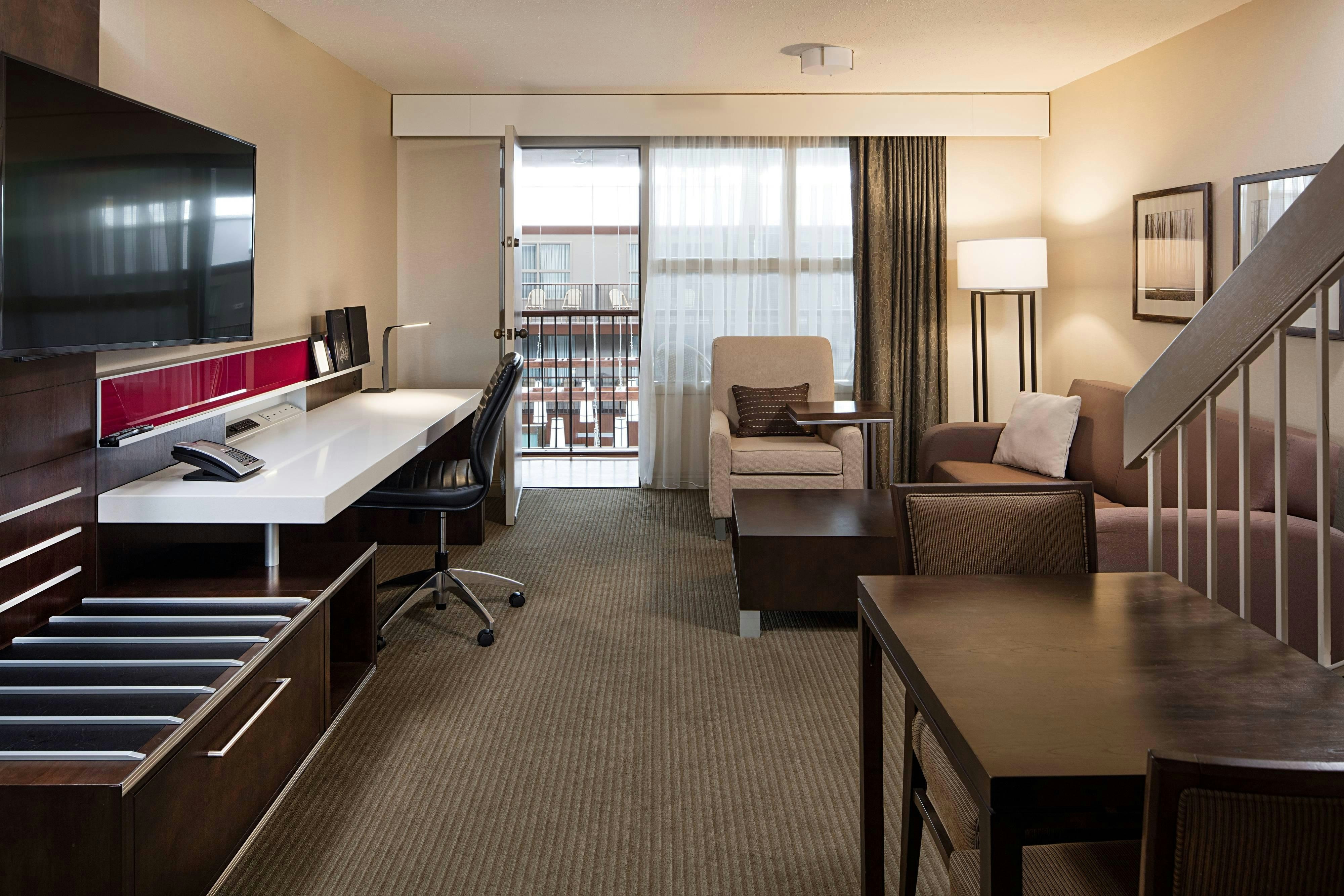 Delta Hotels By Marriott Calgary South 7/26