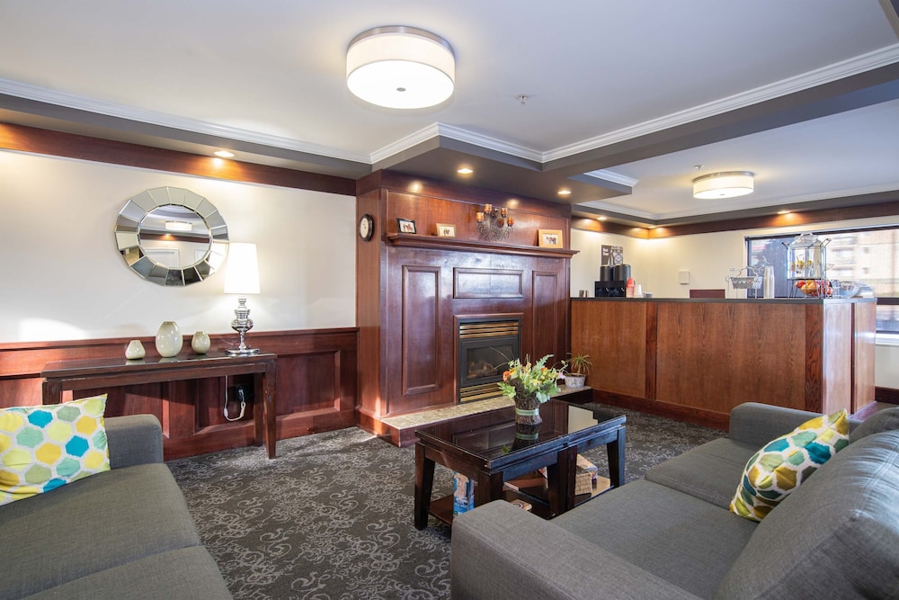 Sandman Hotel Red Deer 6/46