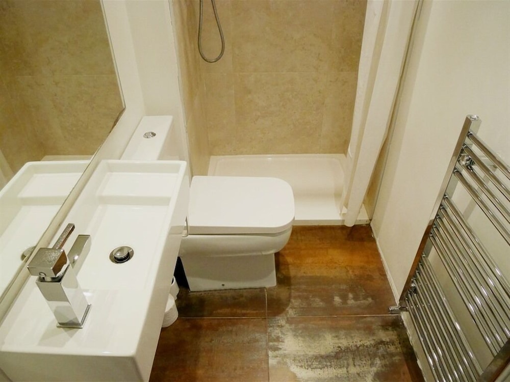غرفة بسرير مزدوج بحمام مشترك، Kew Rooms 4/6