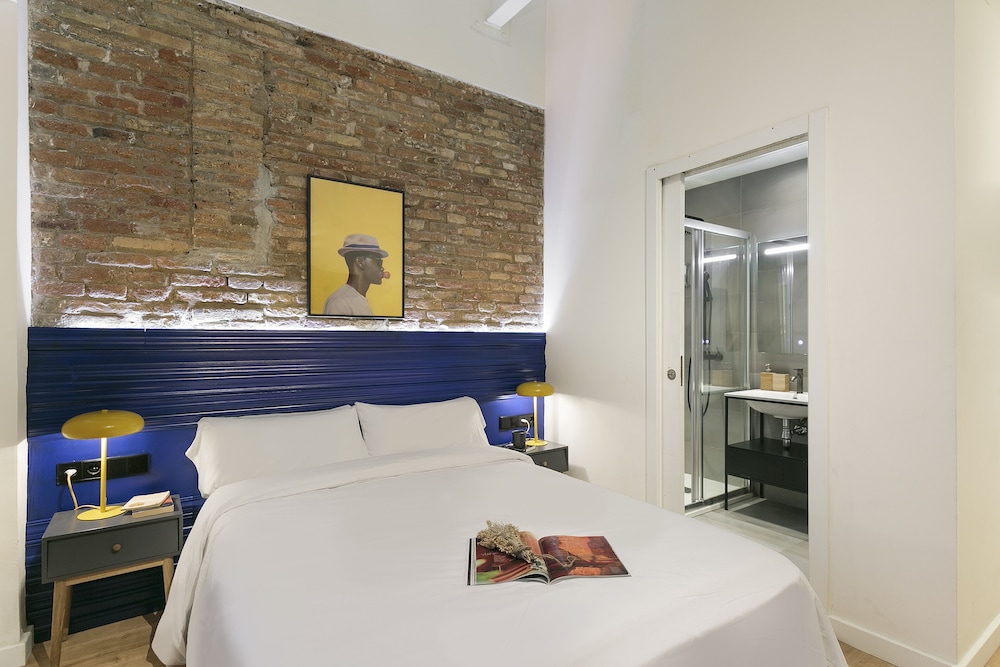 Arte Suites By Olala Homes 7/25