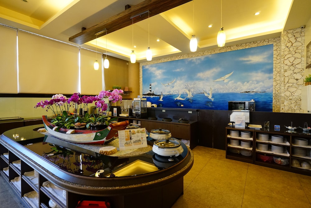 HAI YUE HOTEL 30/33