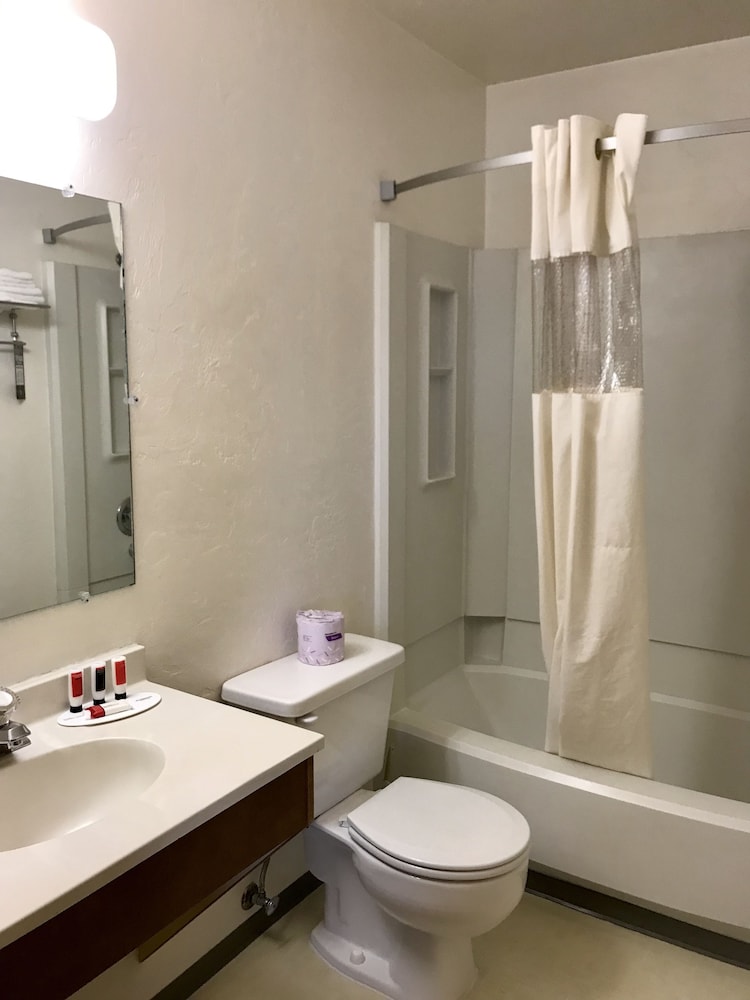 جناح بسرير كينج بغرفة نوم واحدة، Super 8 By Wyndham Union Gap Yakima Area 3/3
