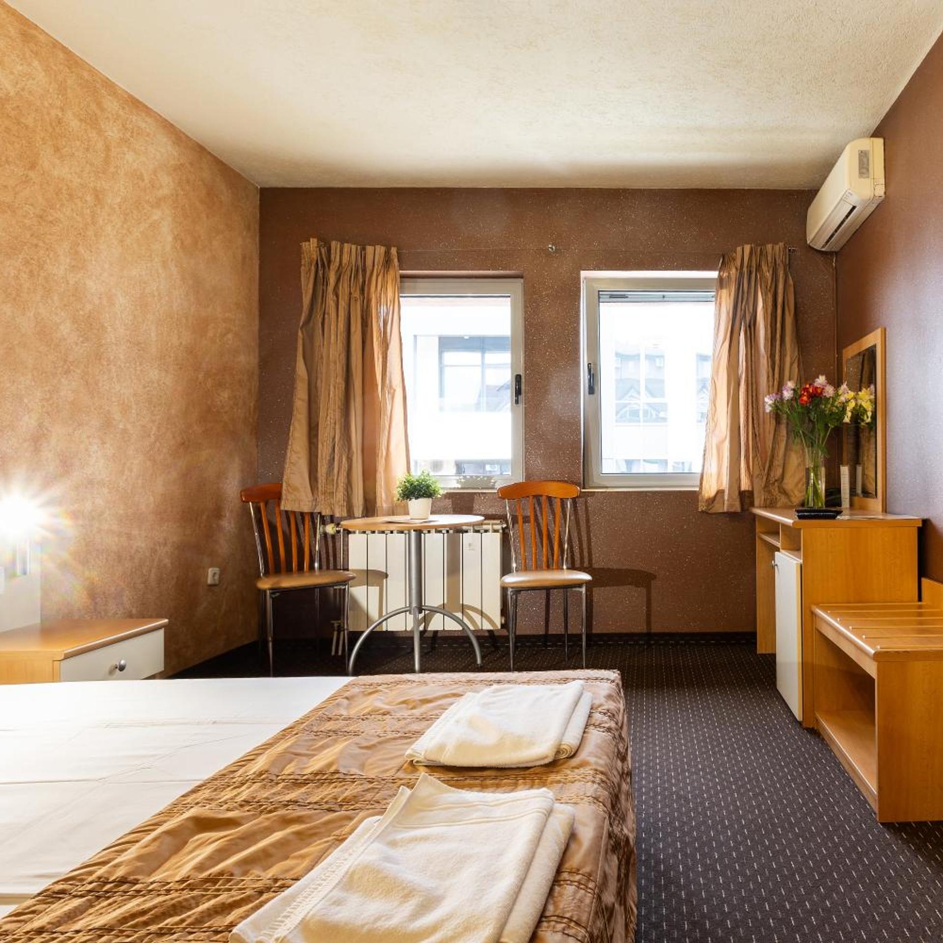 غرفة قياسية بسرير مزدوج، Brod Hotel 9/10