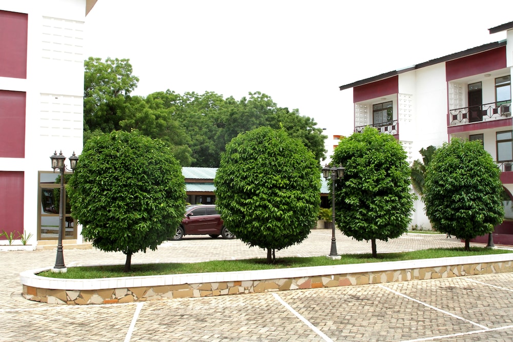 CONSIR EXECUTIVE LODGE 22/26