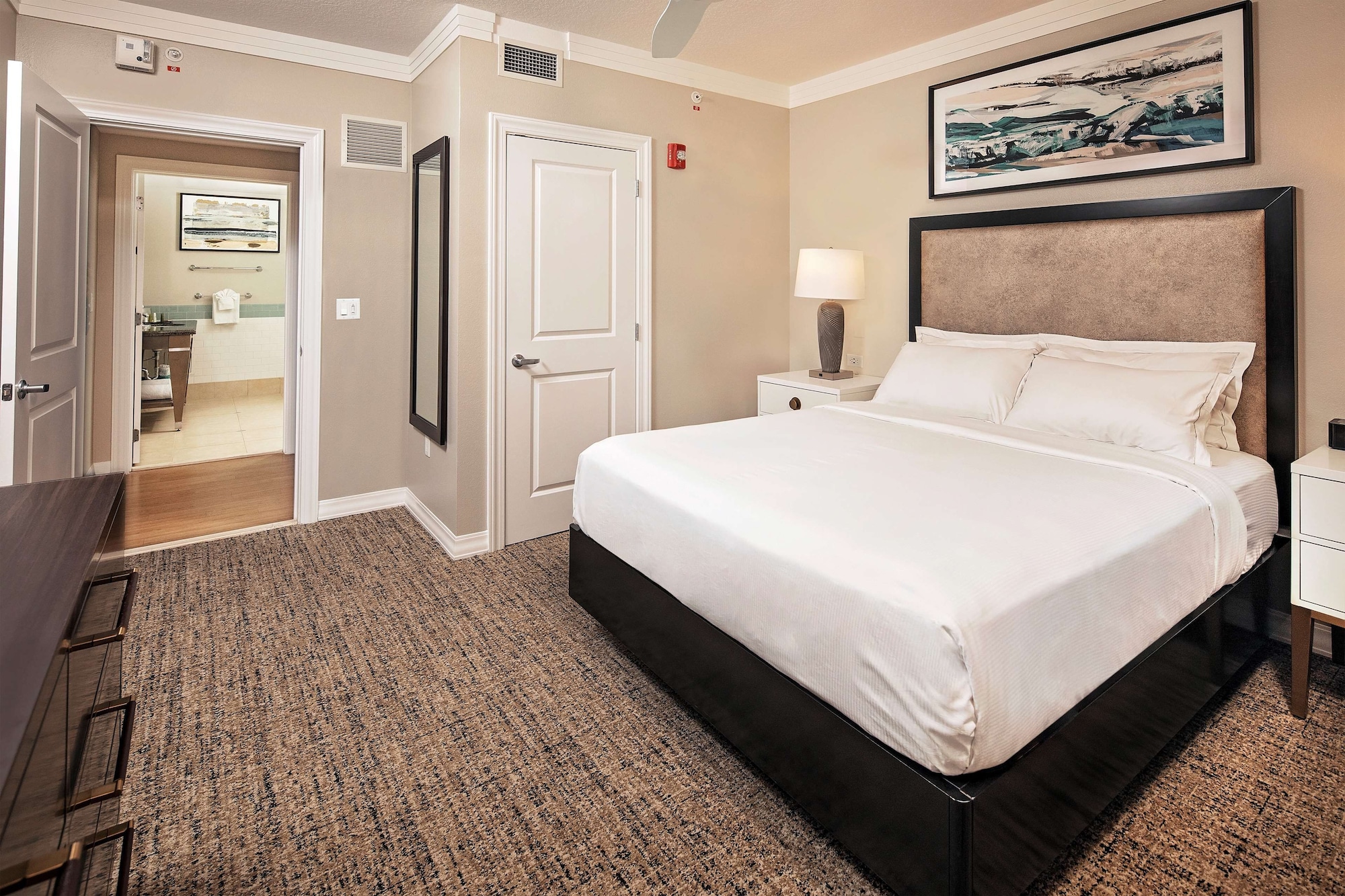 2 BEDROOMS, SUITE, KITCHEN
