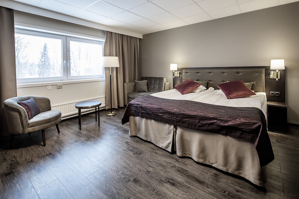 First Hotel Royal 9/39