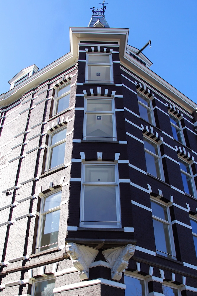 No 377 House 4/43