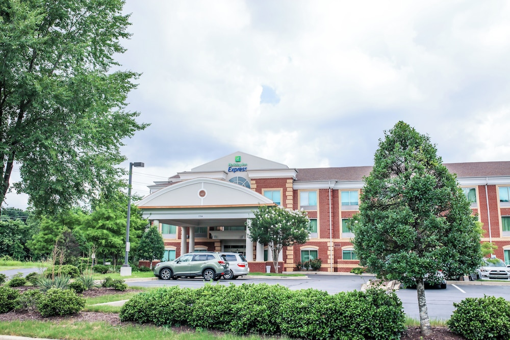 Holiday Inn Express Hotel And Suites Memphis Germantown 69/69