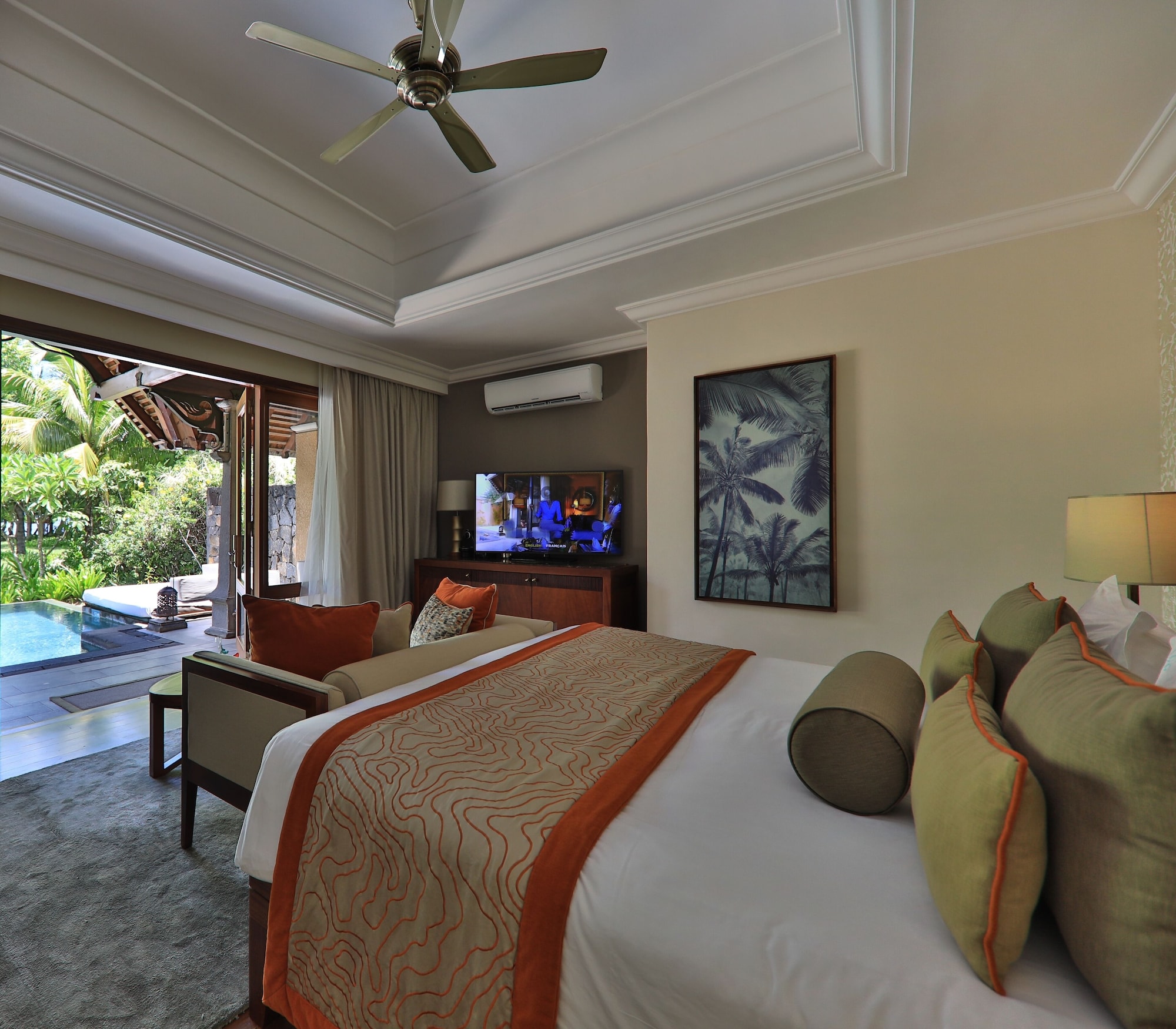 Pool, Luxury, Suite, Villa, King Bed, Beach Front