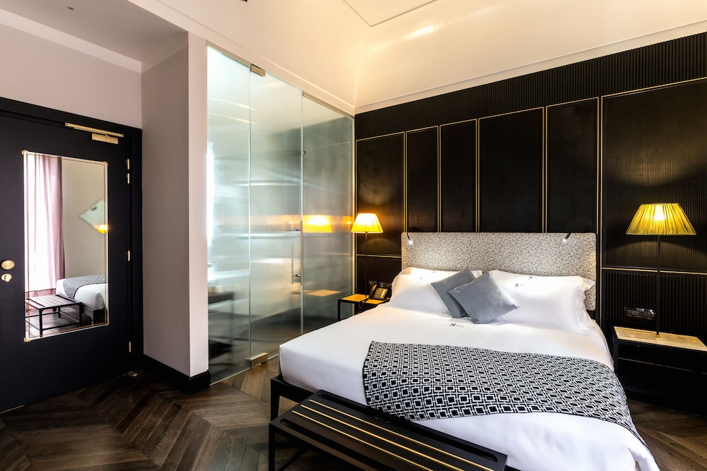 THE H'ALL TAILOR SUITE ROMA 13/65
