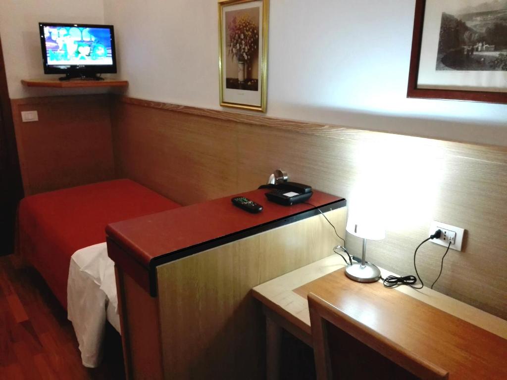 غرفة مفردة، Hotel Dover 2/3