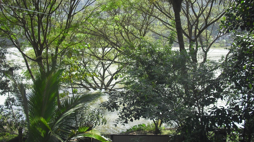 Riverside Homestay Apartments 26/27