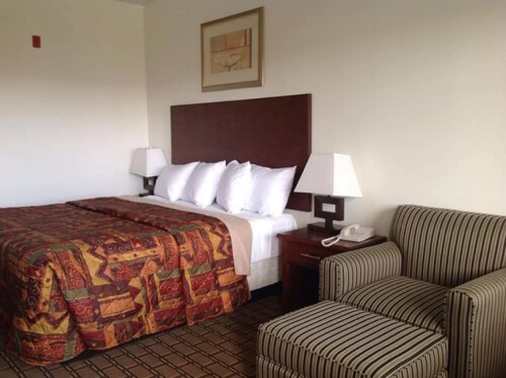 Baymont by Wyndham Ridgecrest 32/49