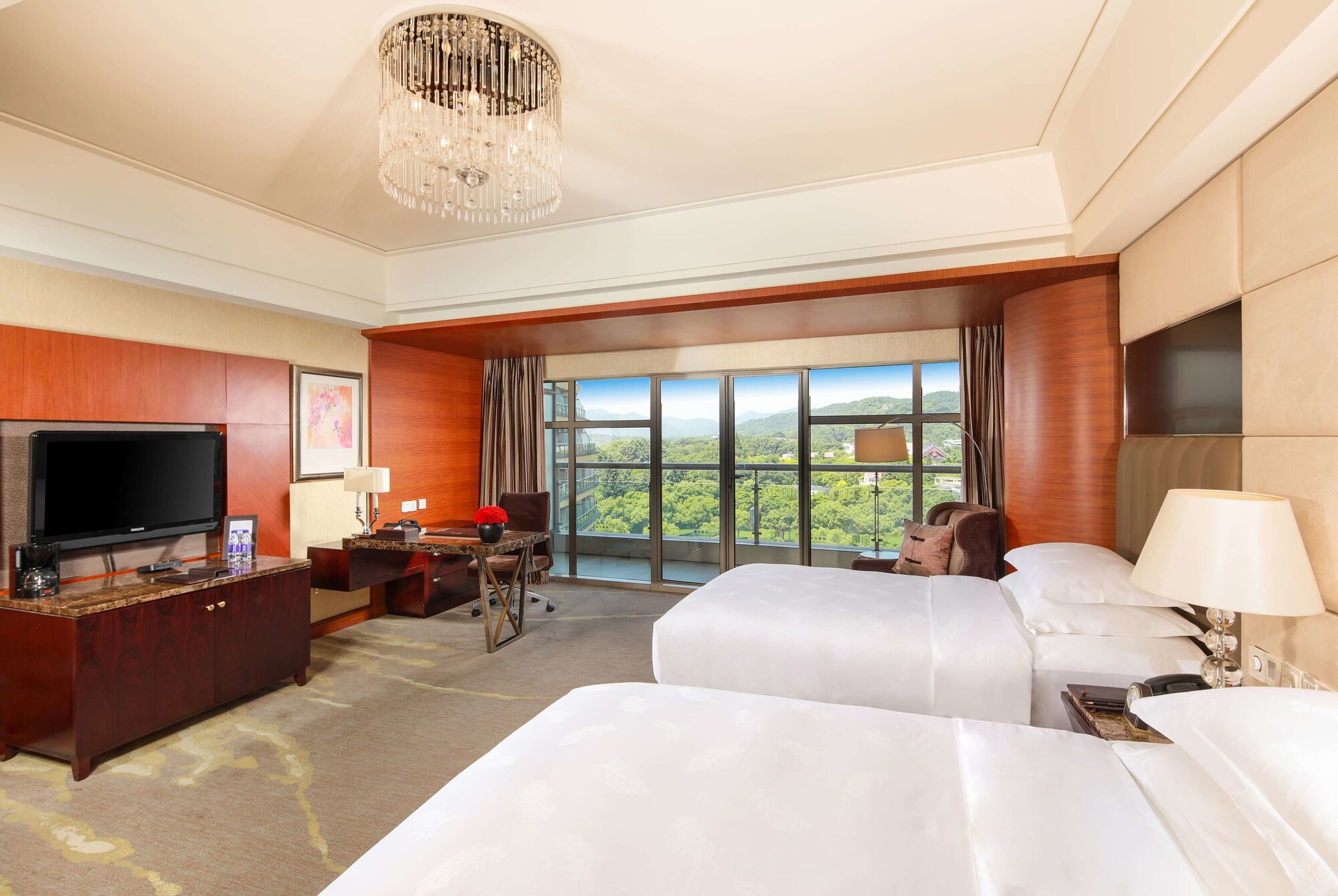 DELUXE, TWIN BEDS