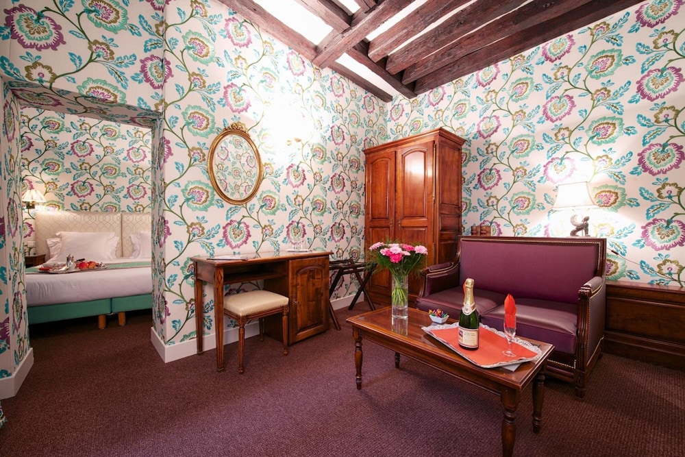 RELAIS HOTEL DU VIEUX PARIS 33/50