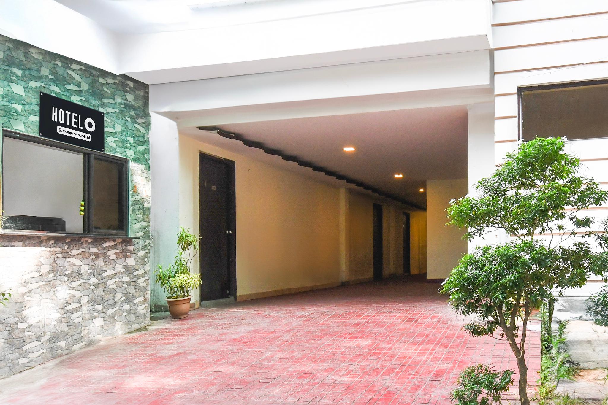 Oyo 8812 White Palace Hotel & Resort 4/56